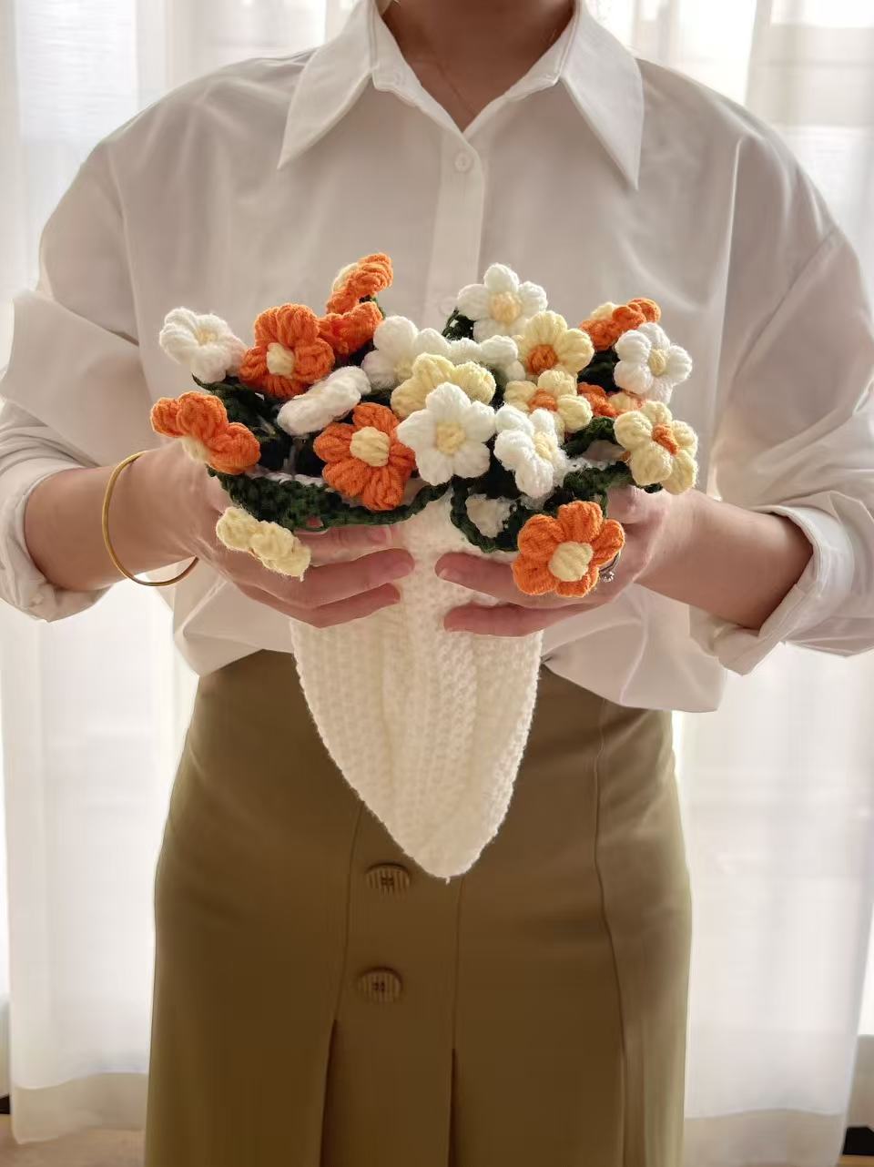 Sunflower Bouquet Blanket - Rustic Floral Throw, Hand-Knitted Puff Flower Blanket, Rose Bouquet Cozy Throw, Unique 3D Floral Design for Family, Friends & Partners.