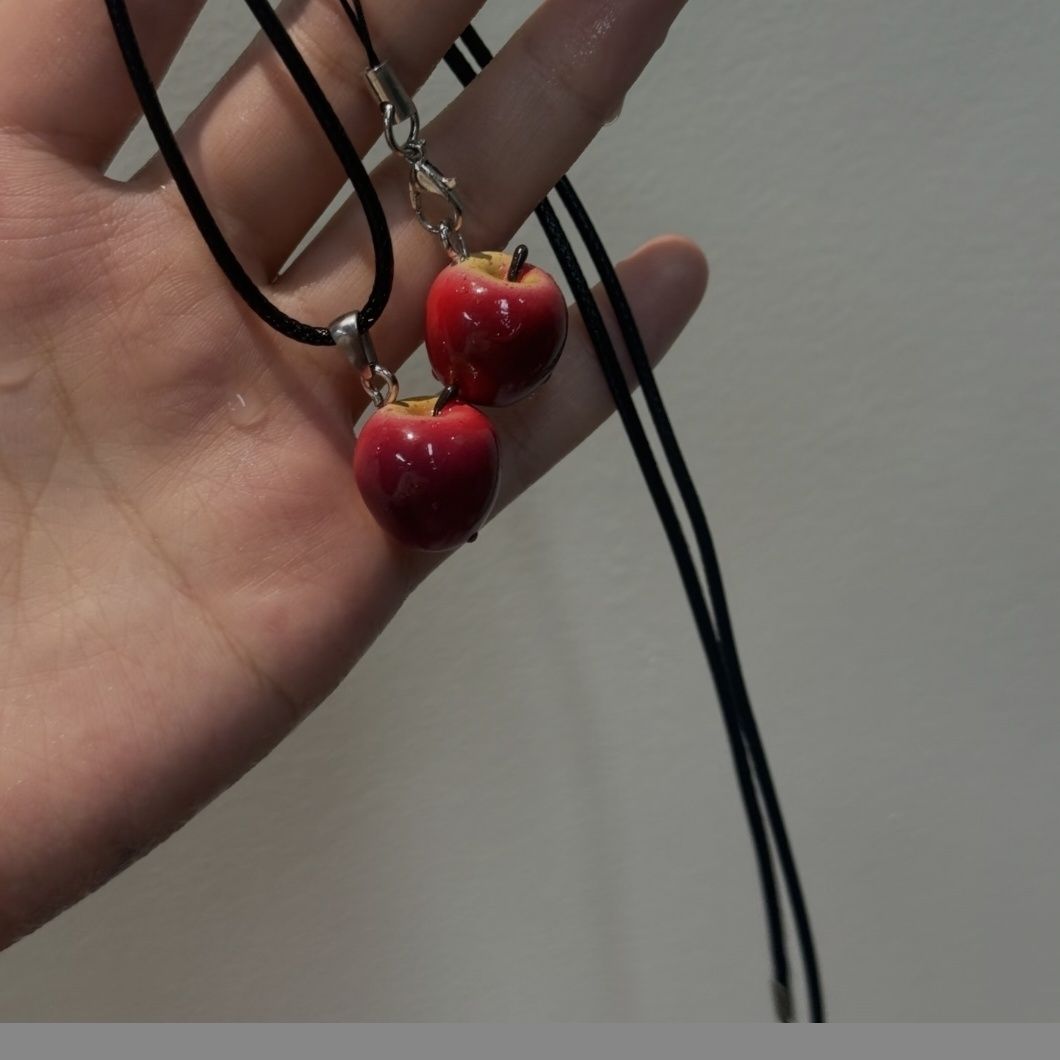 Lifelike Apple Pendant Necklace: Unique Gift for Her, Cute Present for Valentine‘s Day, Birthday or Christmas