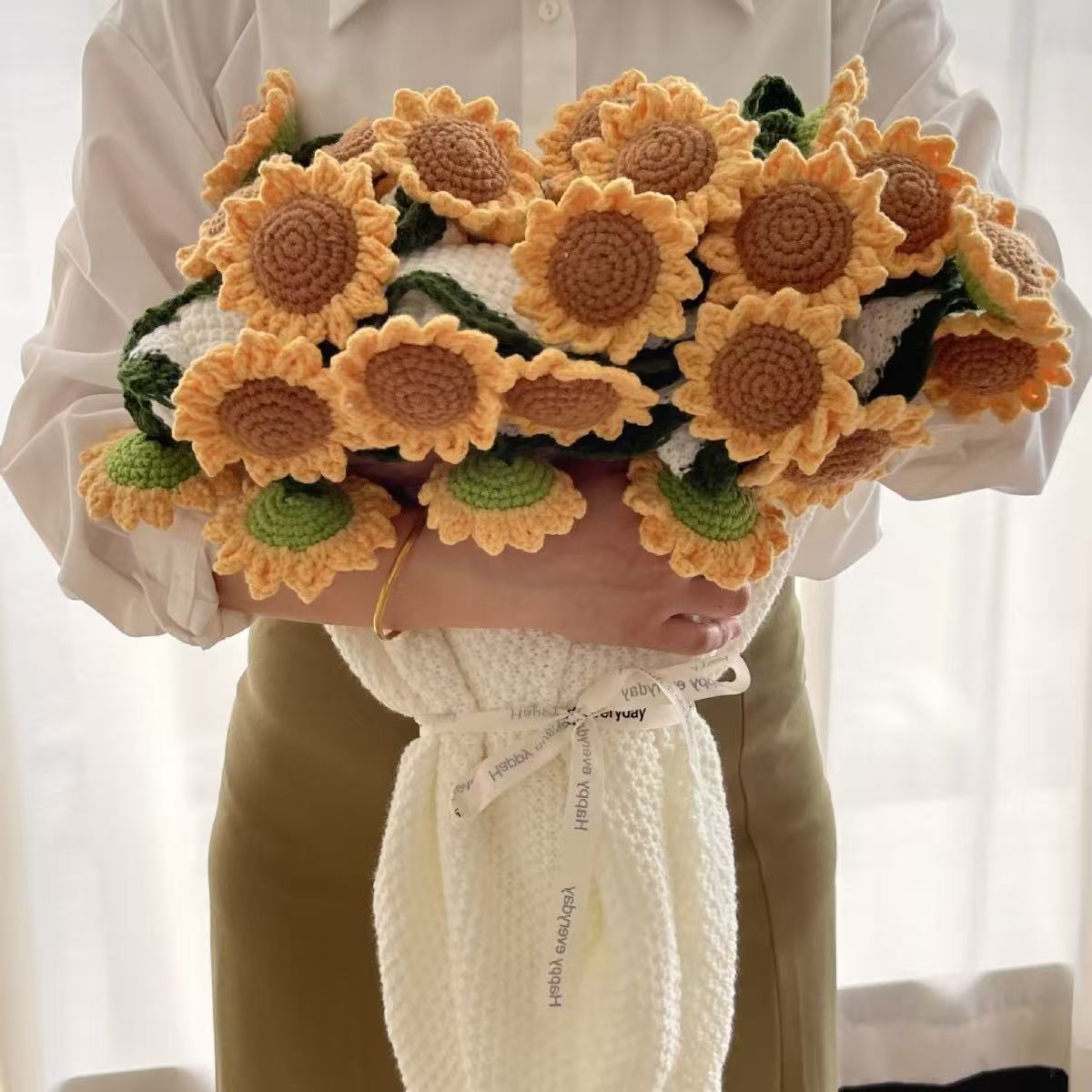 Sunflower Bouquet Blanket - Rustic Floral Throw, Hand-Knitted Puff Flower Blanket, Rose Bouquet Cozy Throw, Unique 3D Floral Design for Family, Friends & Partners.