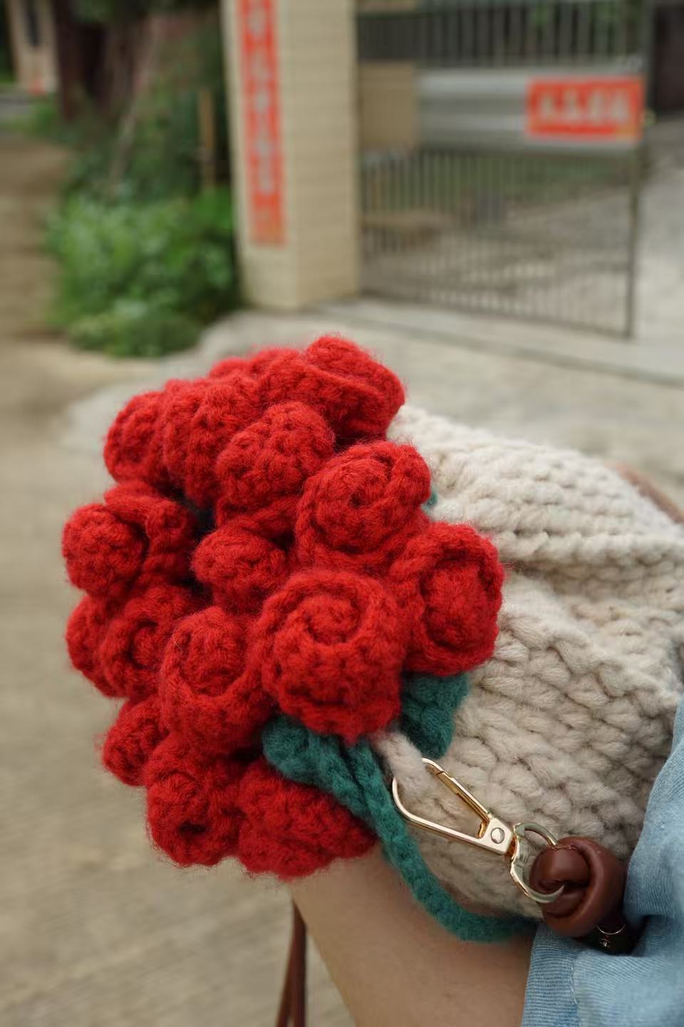 Handmade Crochet Rose Drawstring Bag, Romantic Flower Bouquet Crossbody Purse for Women, Kawaii Floral Knit Satchel Handbag