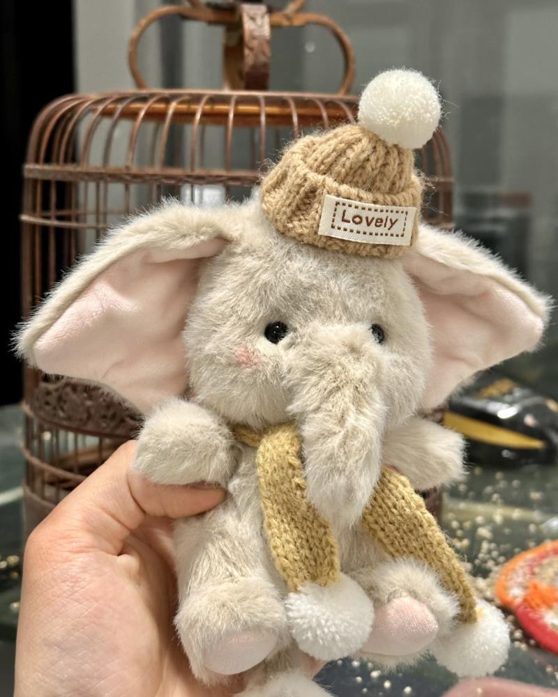 Cute Elephant Plush Keychain - Adorable Cartoon Bag Charm, Car Accessory & Gift for Best Friend