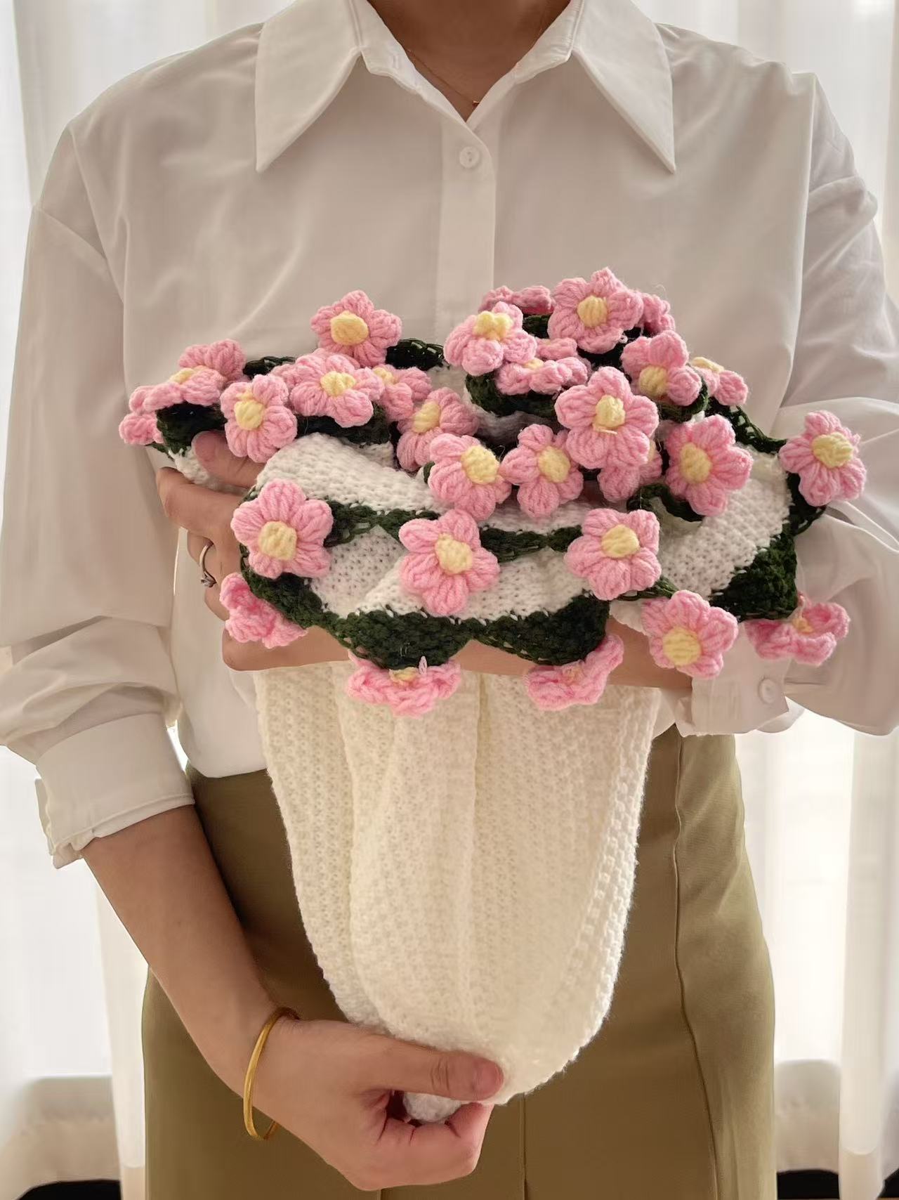 Sunflower Bouquet Blanket - Rustic Floral Throw, Hand-Knitted Puff Flower Blanket, Rose Bouquet Cozy Throw, Unique 3D Floral Design for Family, Friends & Partners.