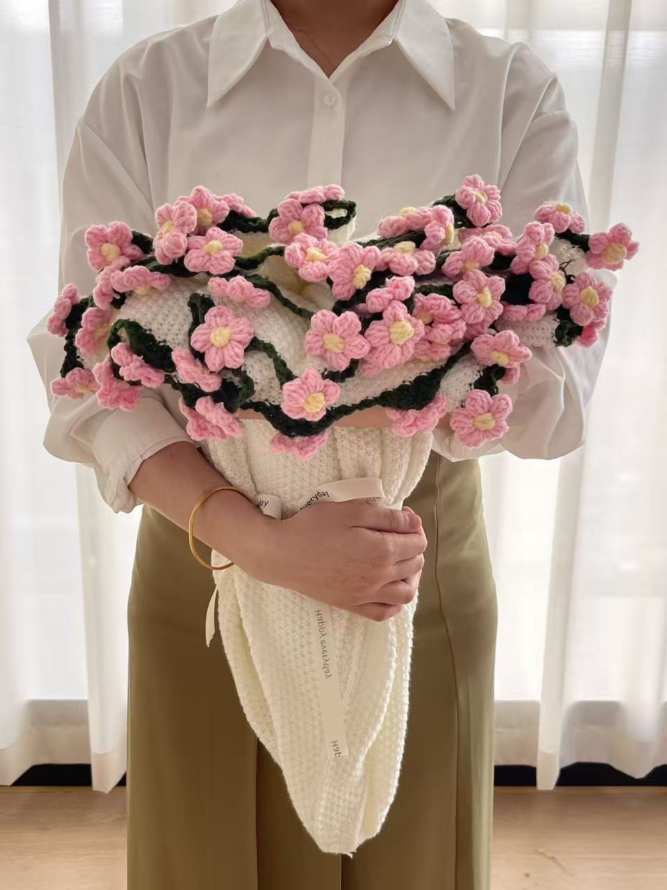 Sunflower Bouquet Blanket - Rustic Floral Throw, Hand-Knitted Puff Flower Blanket, Rose Bouquet Cozy Throw, Unique 3D Floral Design for Family, Friends & Partners.