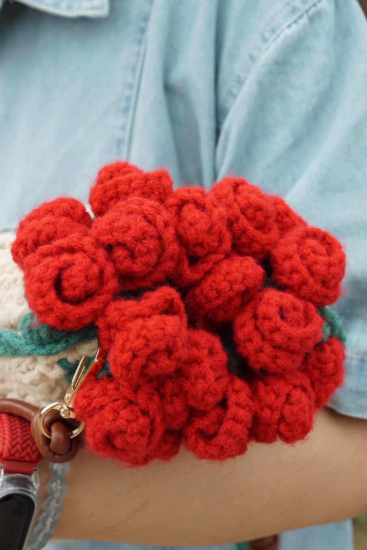 Handmade Crochet Rose Drawstring Bag, Romantic Flower Bouquet Crossbody Purse for Women, Kawaii Floral Knit Satchel Handbag