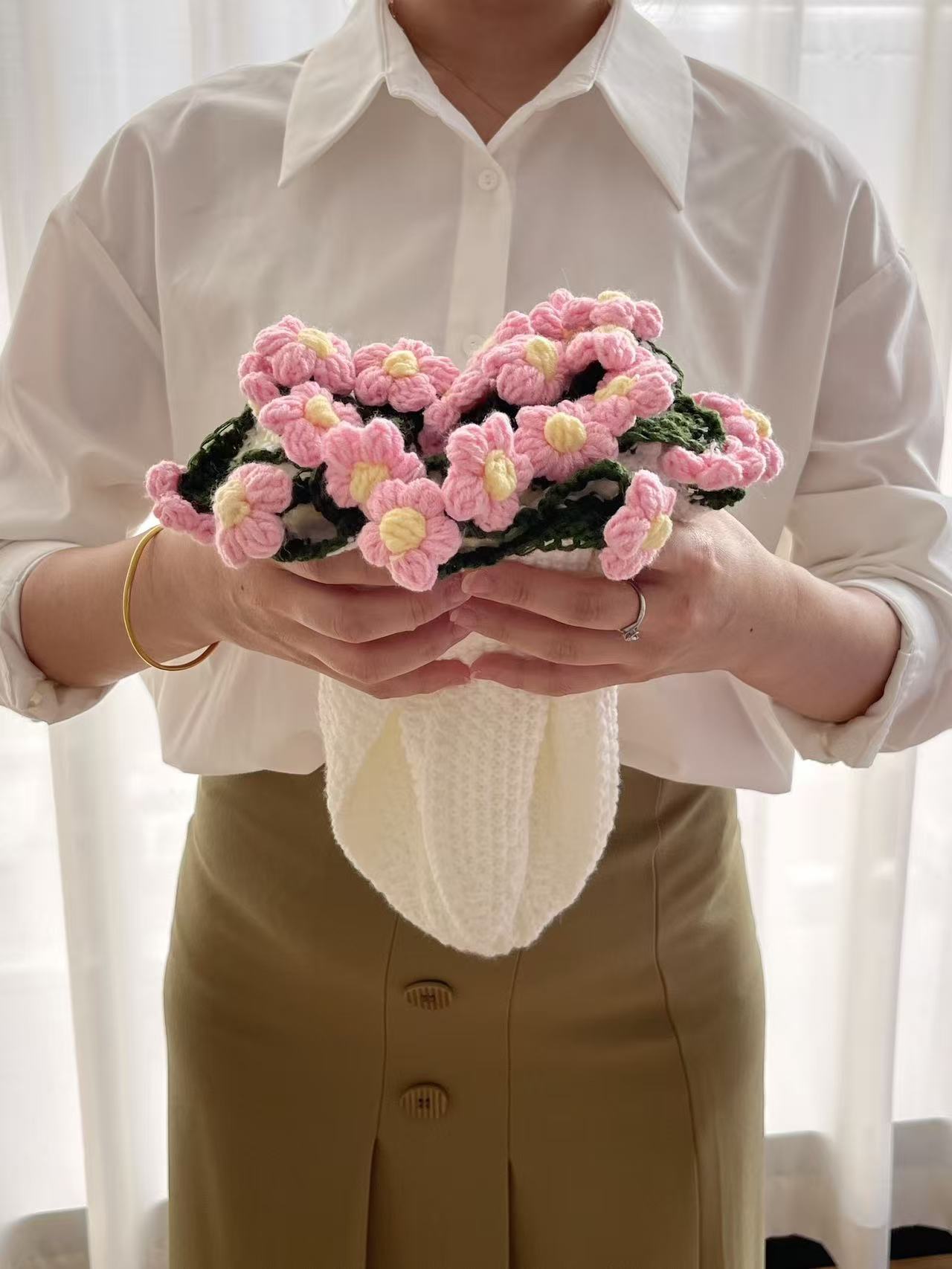 Sunflower Bouquet Blanket - Rustic Floral Throw, Hand-Knitted Puff Flower Blanket, Rose Bouquet Cozy Throw, Unique 3D Floral Design for Family, Friends & Partners.