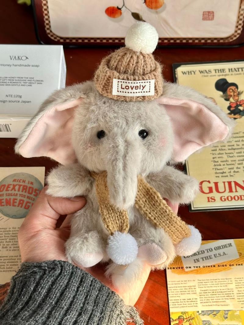Cute Elephant Plush Keychain - Adorable Cartoon Bag Charm, Car Accessory & Gift for Best Friend